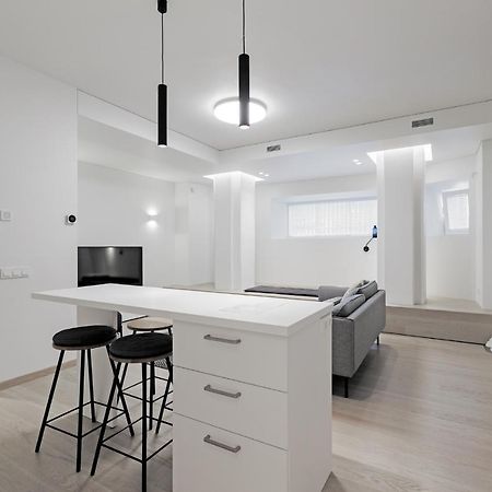 Buddha Luxury Apartment Kaunas City Centre Luaran gambar