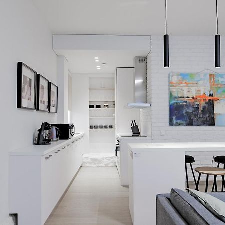 Buddha Luxury Apartment Kaunas City Centre Luaran gambar