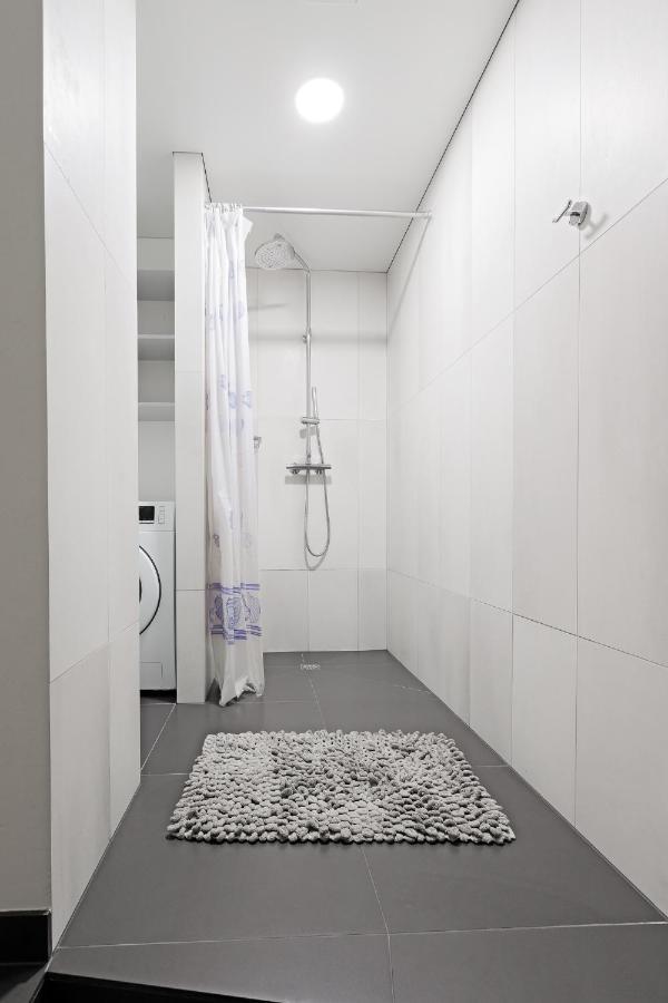 Buddha Luxury Apartment Kaunas City Centre Luaran gambar