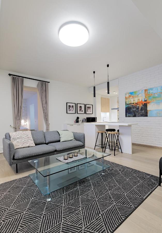 Buddha Luxury Apartment Kaunas City Centre Luaran gambar