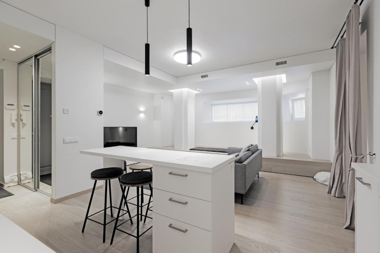 Buddha Luxury Apartment Kaunas City Centre Luaran gambar