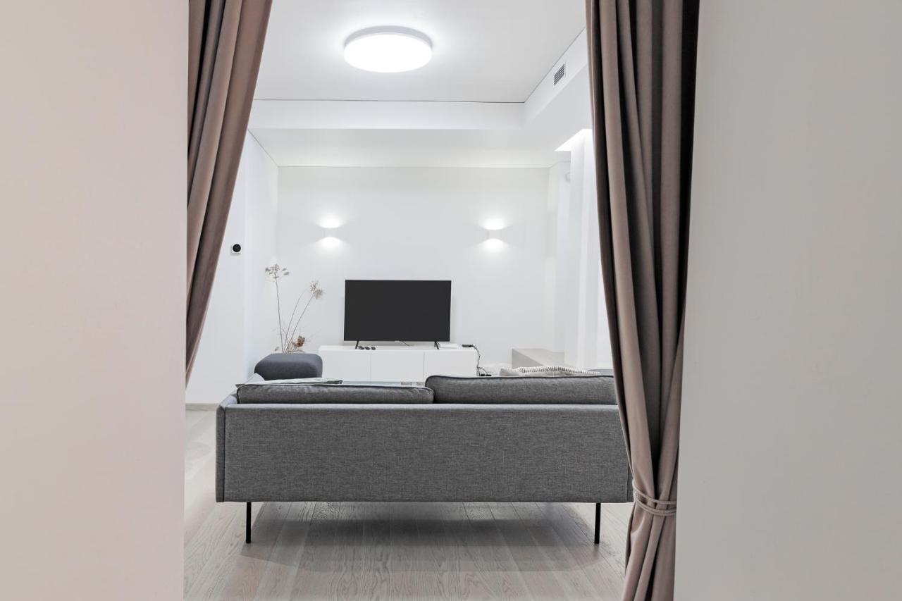 Buddha Luxury Apartment Kaunas City Centre Luaran gambar