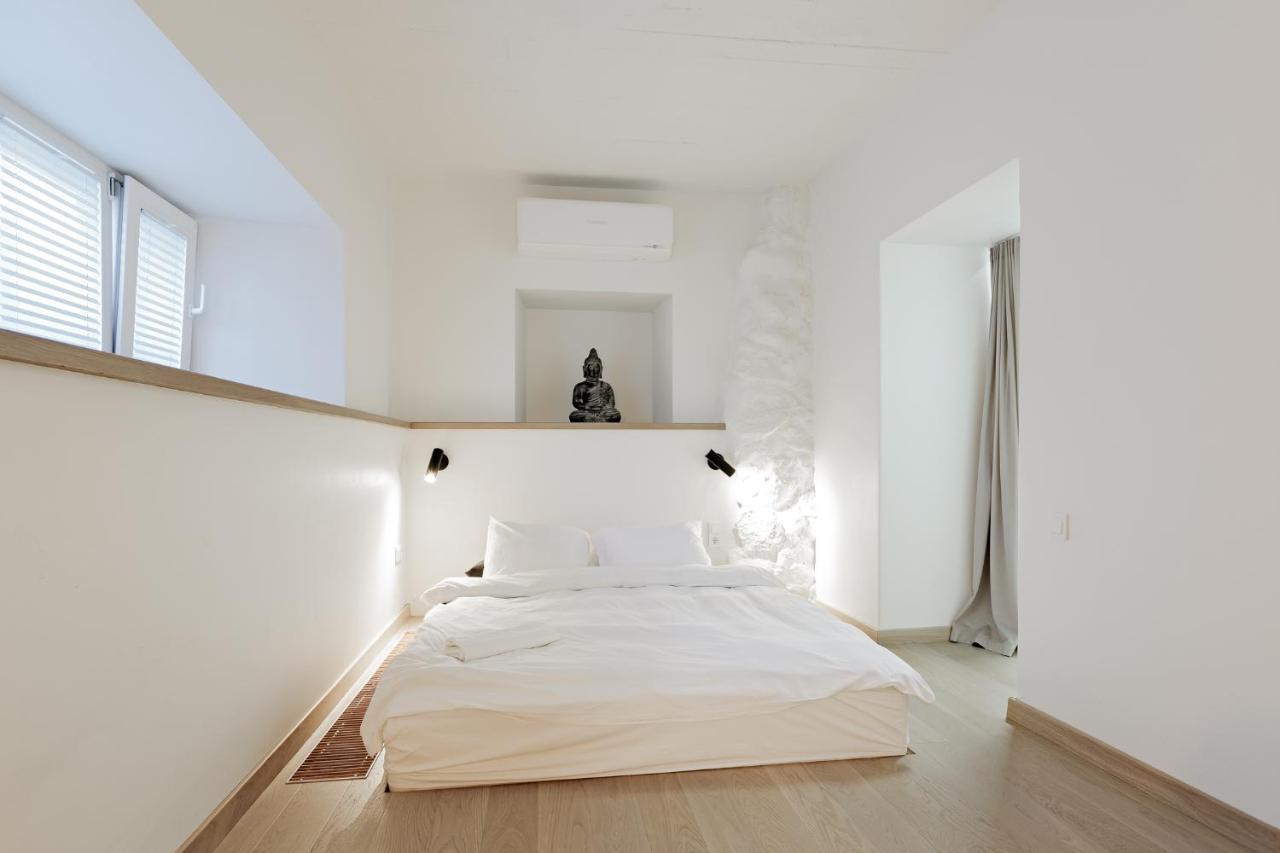Buddha Luxury Apartment Kaunas City Centre Luaran gambar